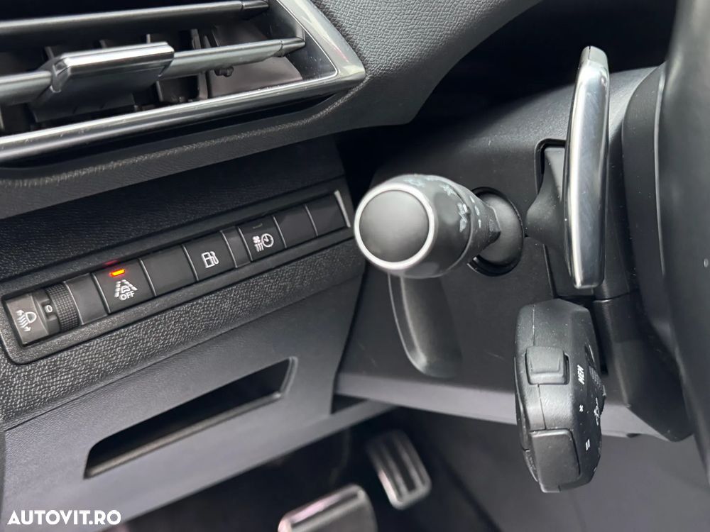 Peugeot 3008 PHEV 225 EAT8 GT - 25
