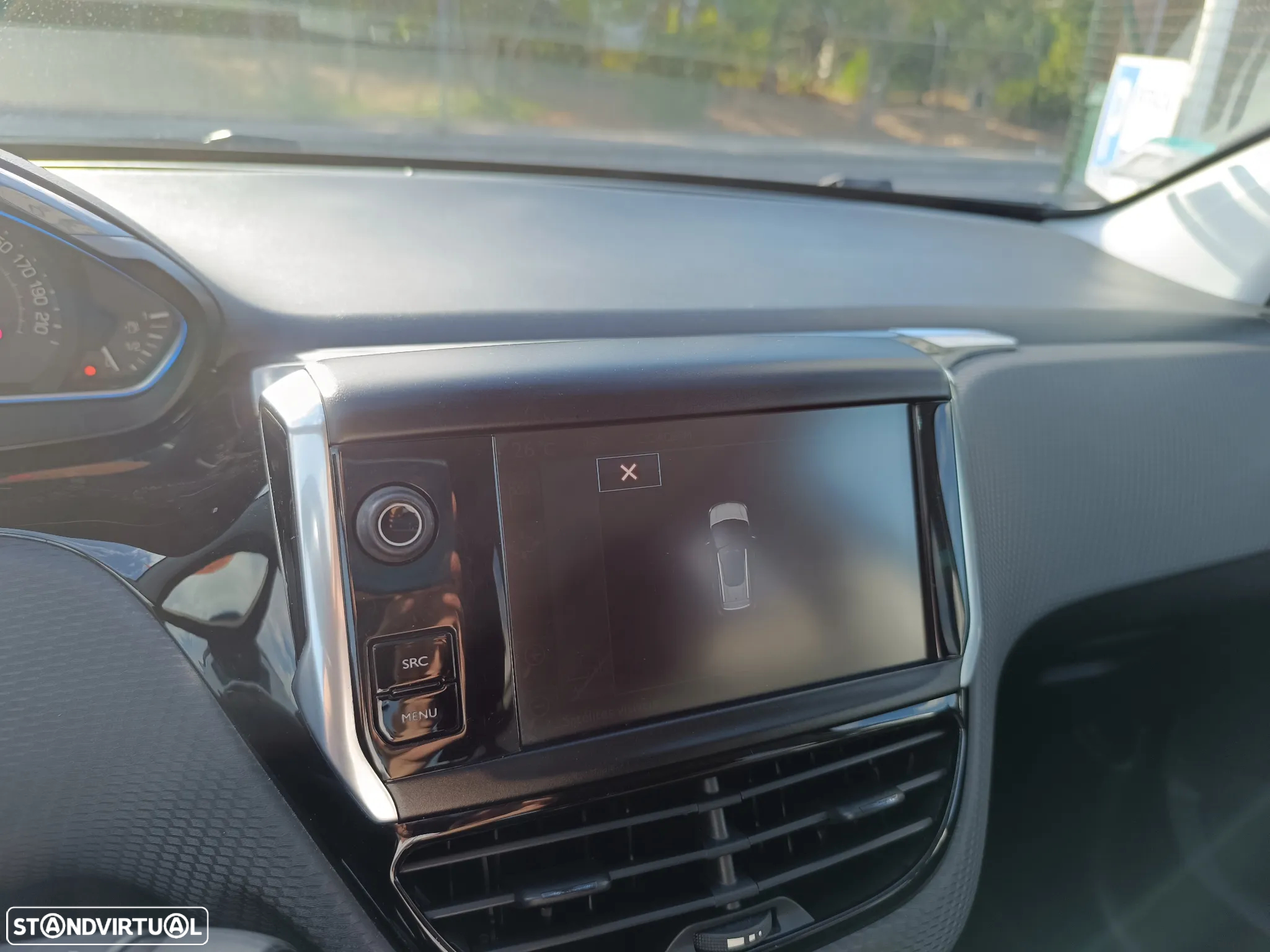 Peugeot 2008 1.2 PureTech Allure - 21
