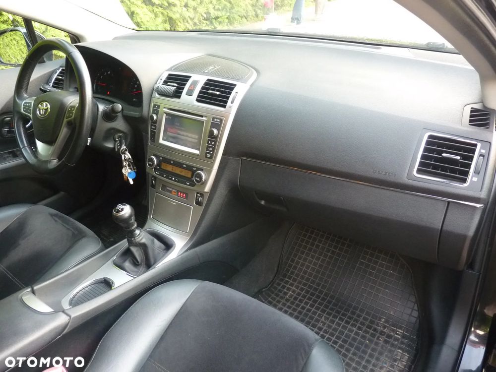 Toyota Avensis 1.8 Executive - 19