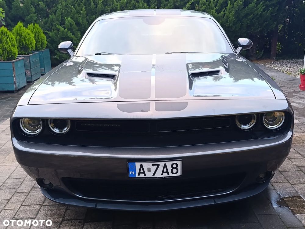 Dodge Challenger - 9