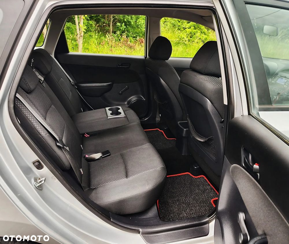 Hyundai i30 1.4 Base + - 21