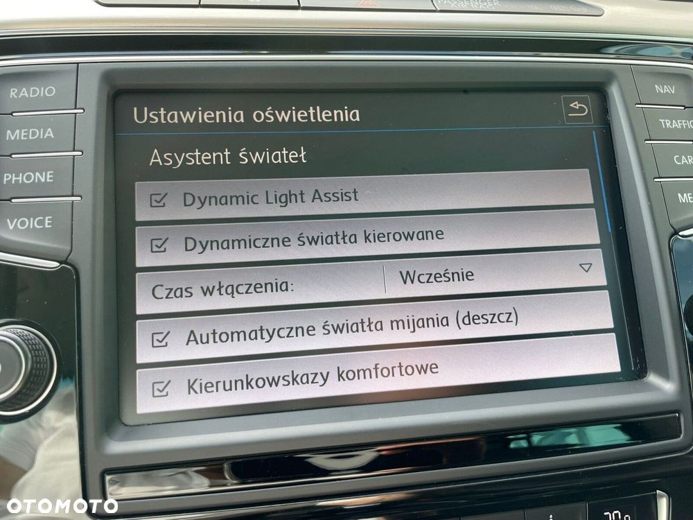 Volkswagen Passat - 28