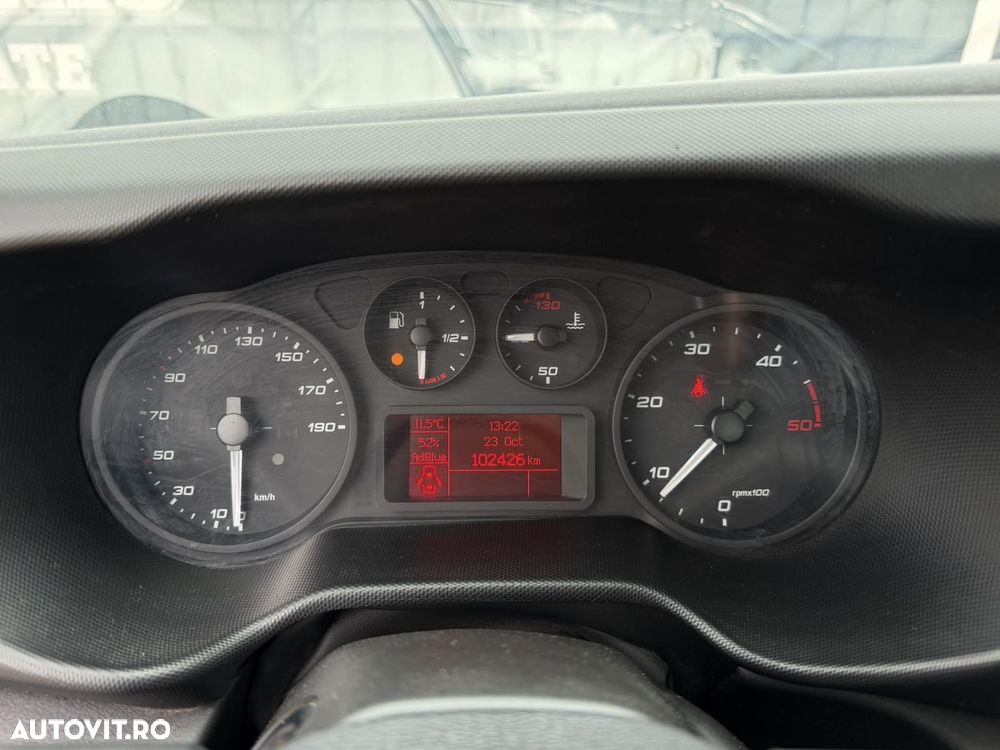 Iveco Daily 3.0 D CÂRLIG DE CONTAINER 3.5 tone - 25