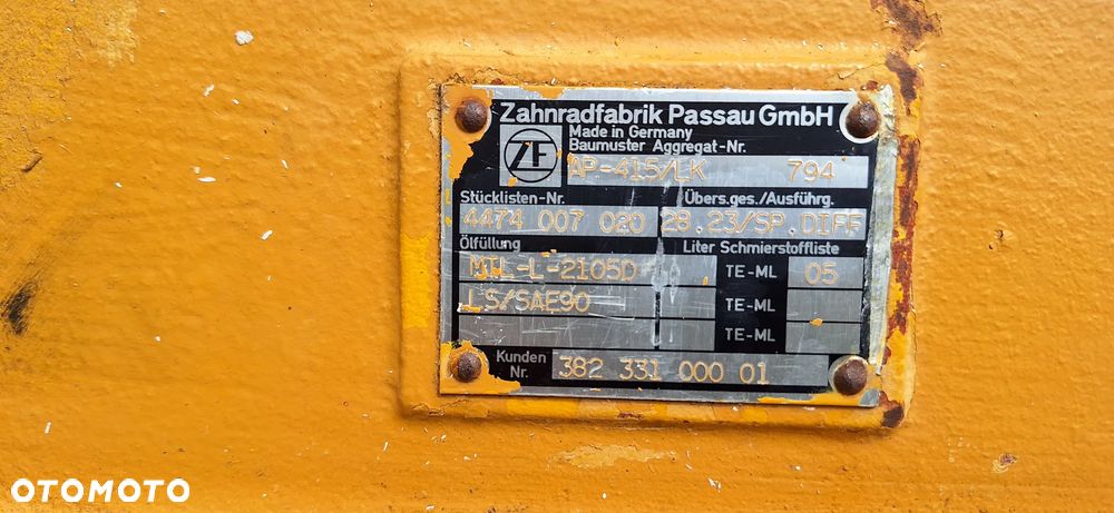Obudowa plus zawiesia Mostu Tył Furukawa 365 - 5