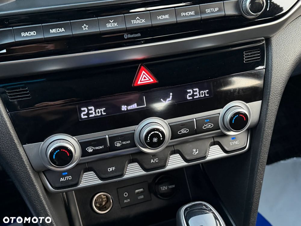 Hyundai Elantra 1.6 Comfort - 22