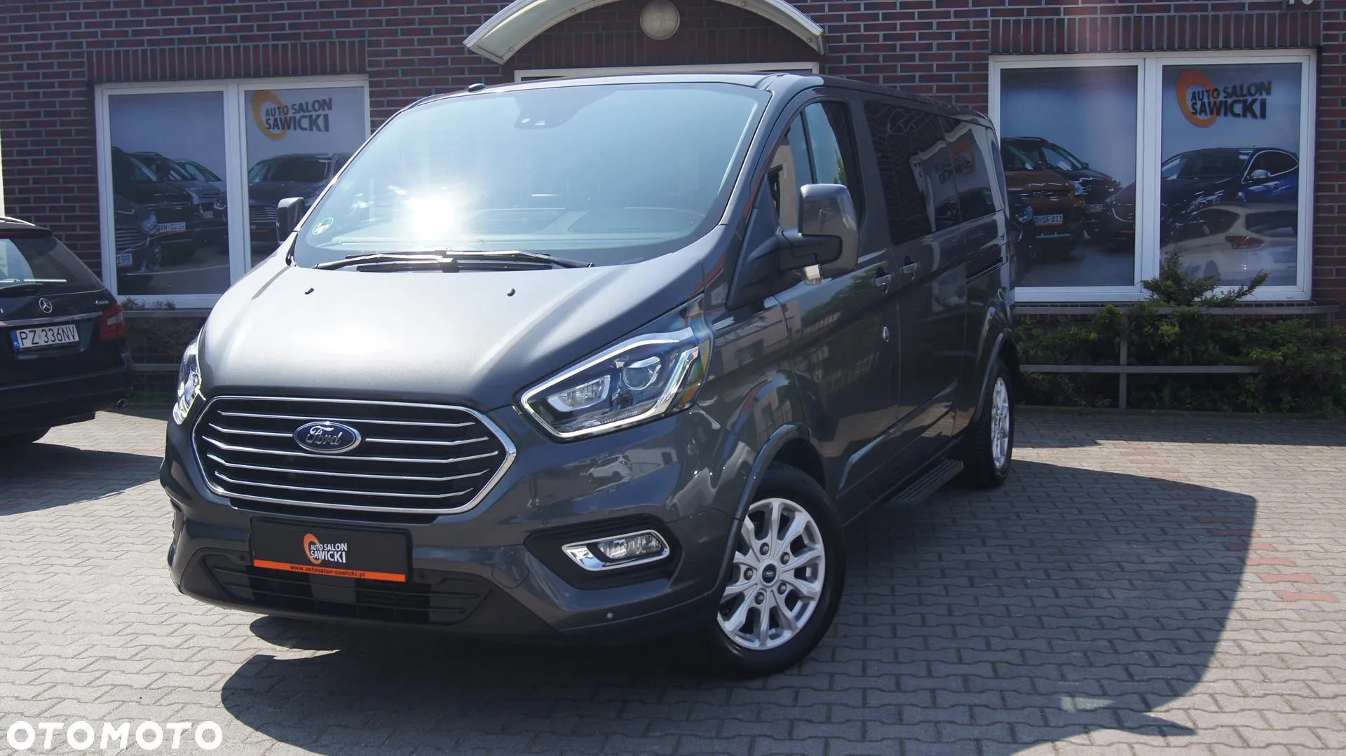Ford Tourneo Custom 2.0 EcoBlue L2 Shuttle Bus Titanium - 3
