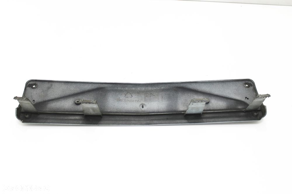 Podkładka pod tablicę rejestracyjną przód blenda Mercedes SL R230 W230 Euro - 3