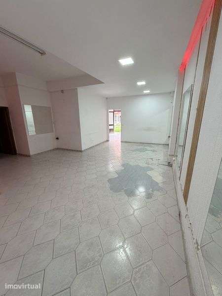 Loja/Armazem/ Escritorios c/ cozinha e WC - Grande imagem: 2/9