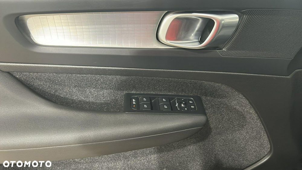 Volvo XC 40 B3 Core - 13