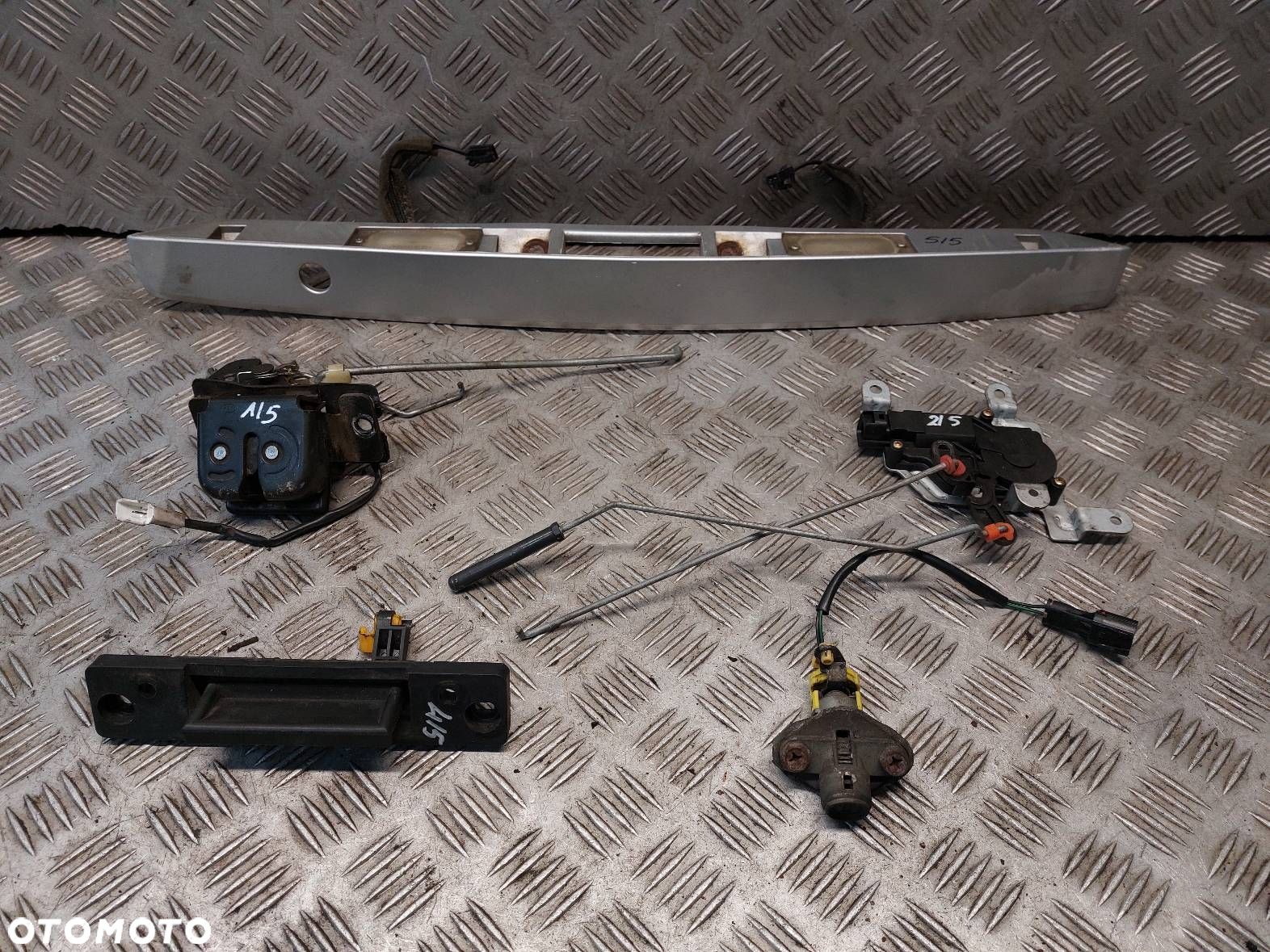BLENDA KLAPY BAGAŻNIKA + KLAMKA KIA SORENTO I YL 81240-3E000 81230-3E000 - 1