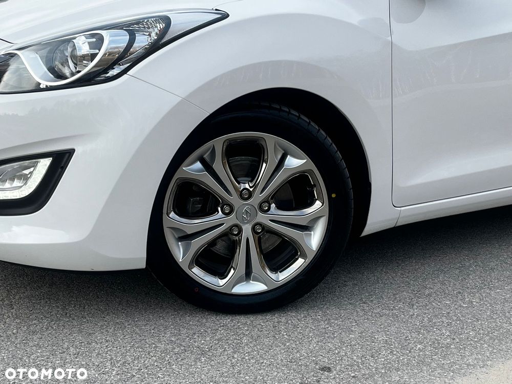 Hyundai i30 1.6 CRDi Fifa World Cup Edition - 9