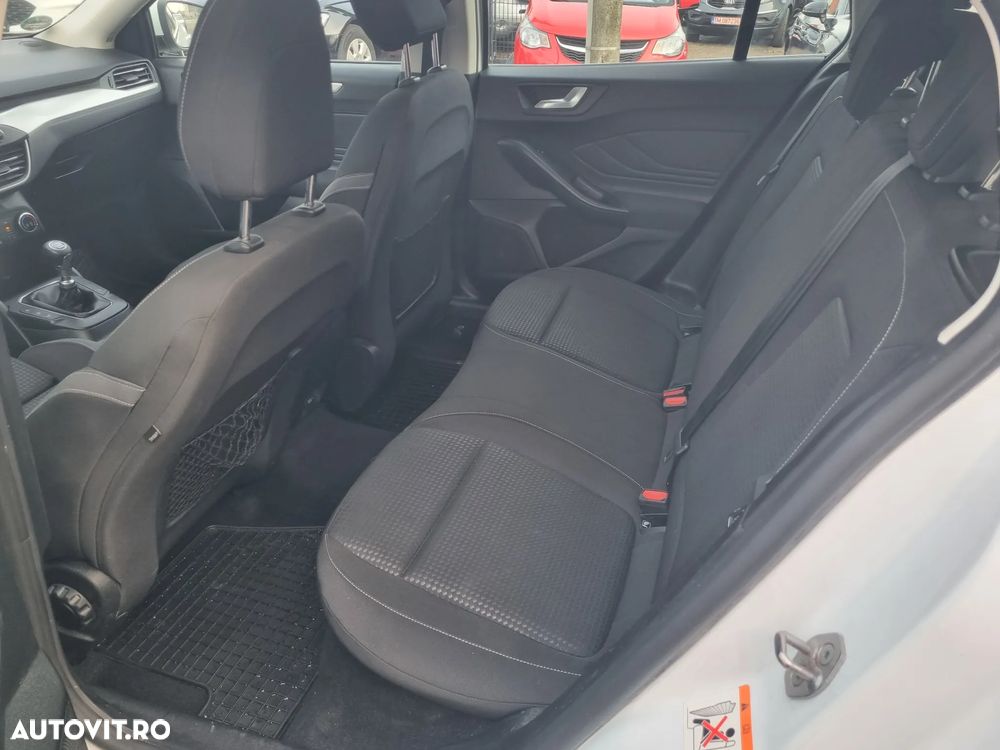 Ford Focus 1.5 EcoBlue Start-Stopp-System TITANIUM - 8