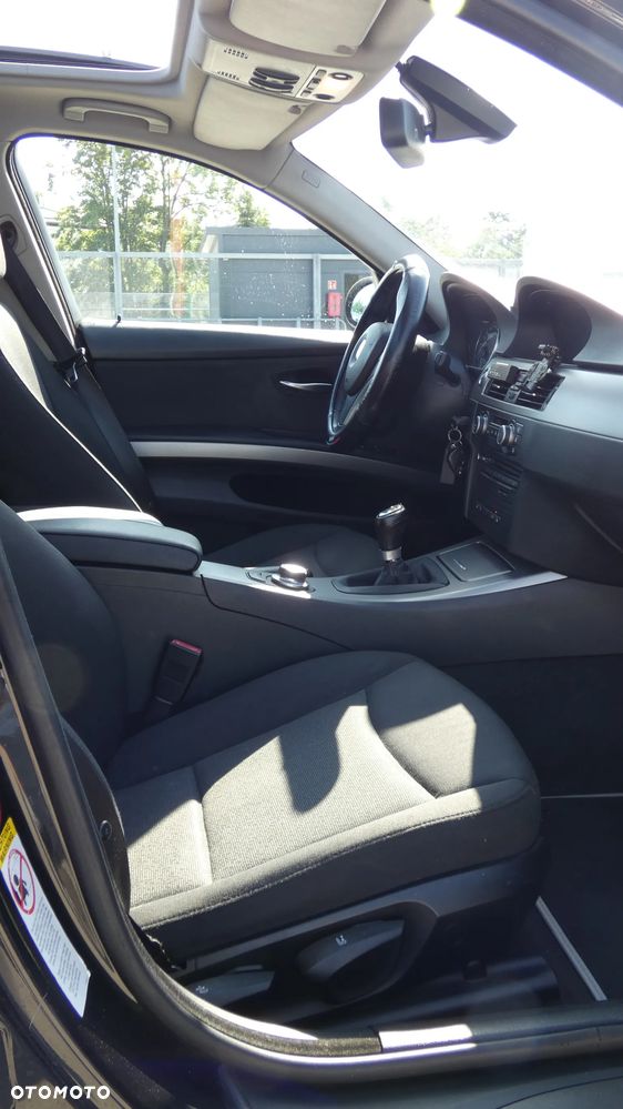 BMW Seria 3 320d - 27