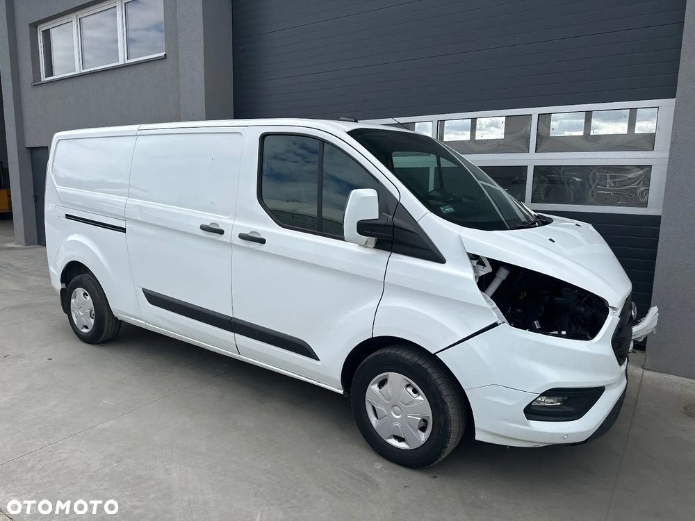 Ford TOURNEO CUSTOM - 8