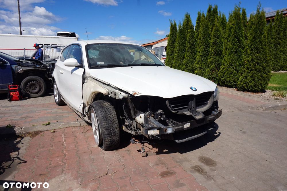 BMW 1 E81 LIFT 3D HB 2007 300 2.0 D N47D20A 142KM GS6-17DG TBGO BIAŁY ALPINWEISS na części - 7