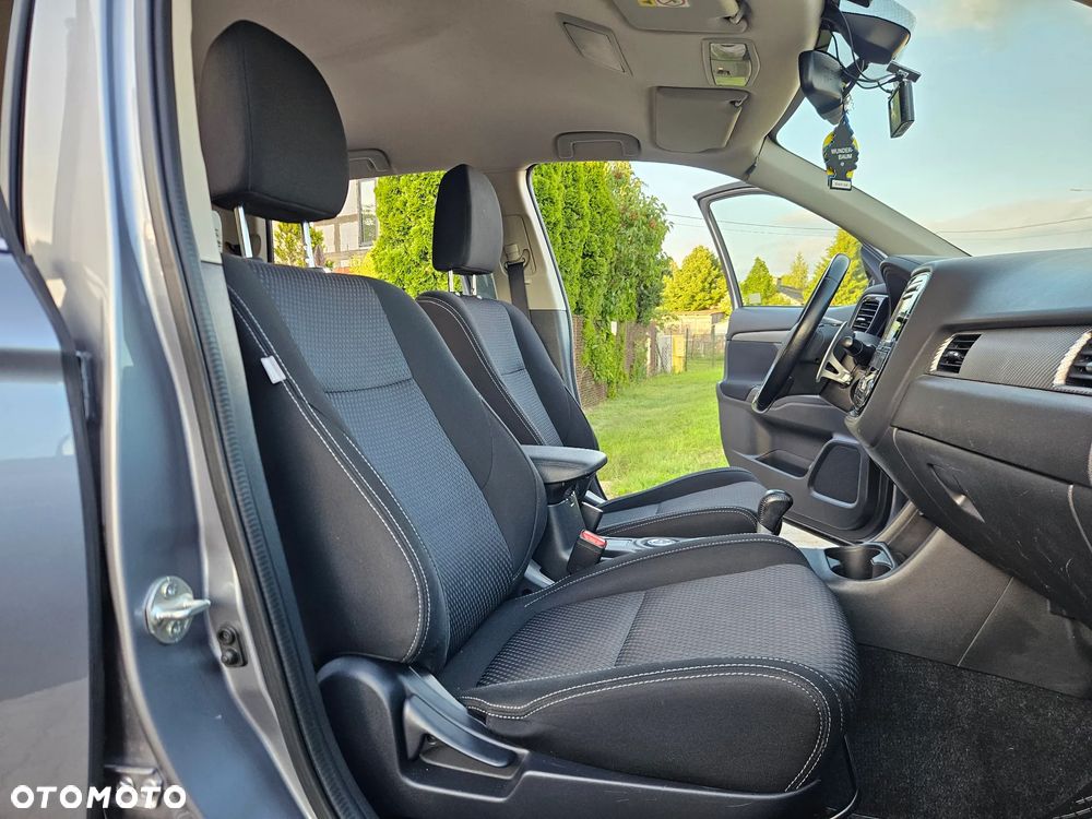 Mitsubishi Outlander 2.0 Intense Comfort 4WD CVT - 25