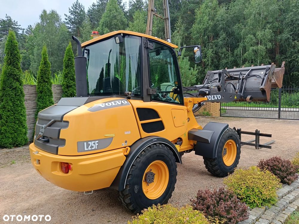 Volvo L25F - 8