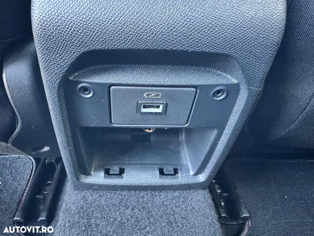 Peugeot 308 SW 1.5L BlueHDI EAT8 GT - 28