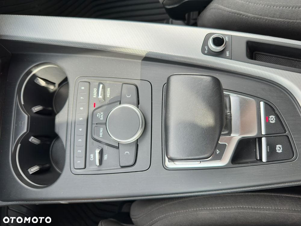 Audi A4 Avant 40 TDI quattro S tronic S line - 24