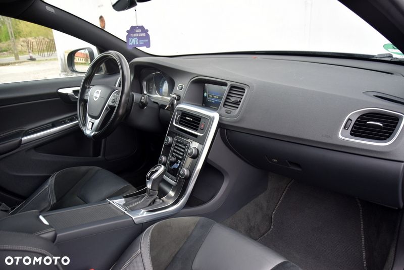 Volvo V60 D4 Geartronic RDesign - 32