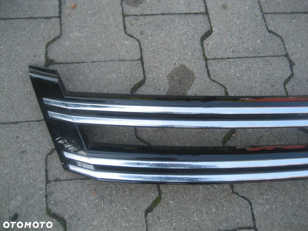 VW TIGUAN LIFT  ATRAPA GRILL ZNACZEK 5N0853655 - 2