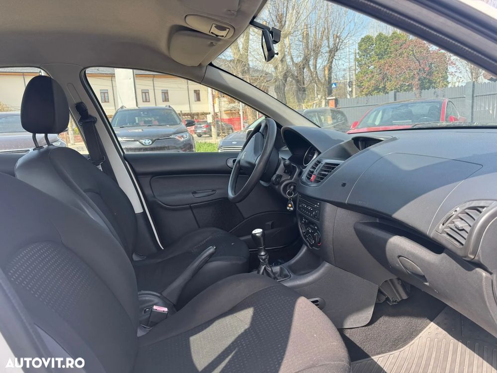 Peugeot 206+ - 9