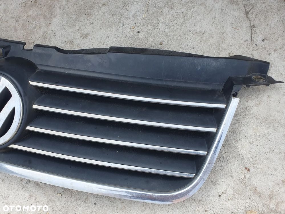 Maskownica / Grill / Atrapa chłodnicy VW PASSAT B5 LIFT  3B0853651L - 4