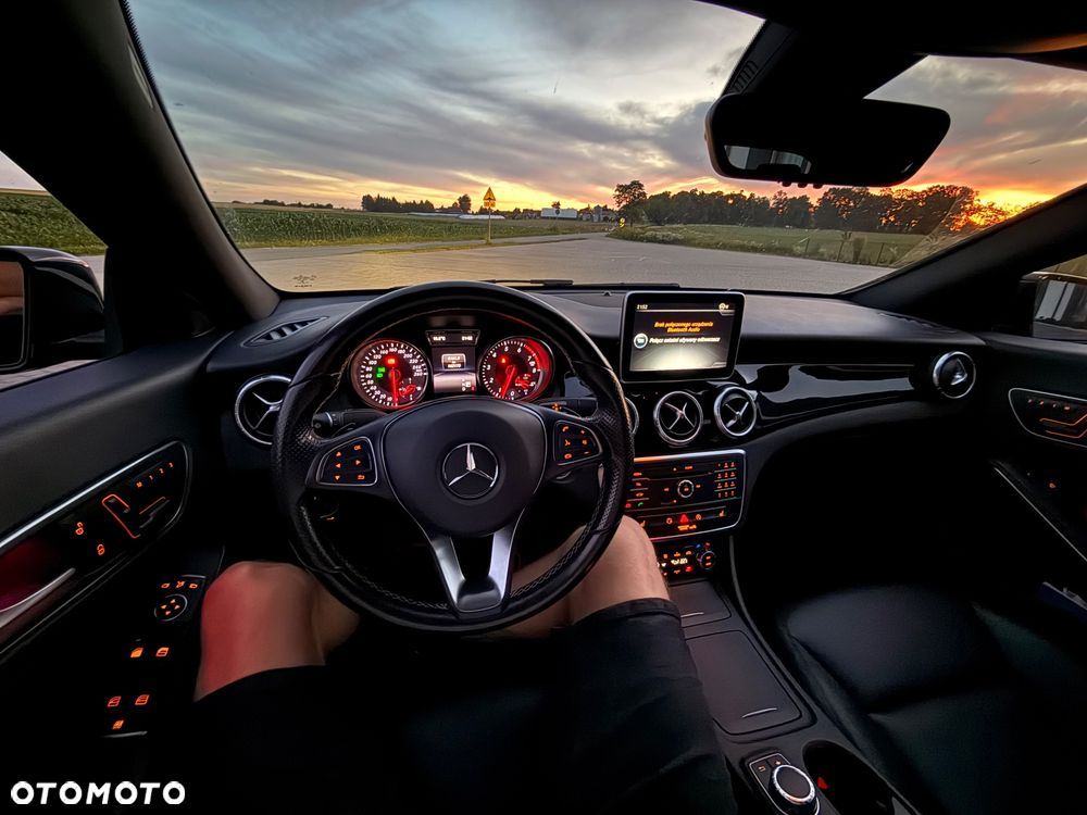 Mercedes-Benz CLA 250 4Matic 7G-DCT Urban - 5