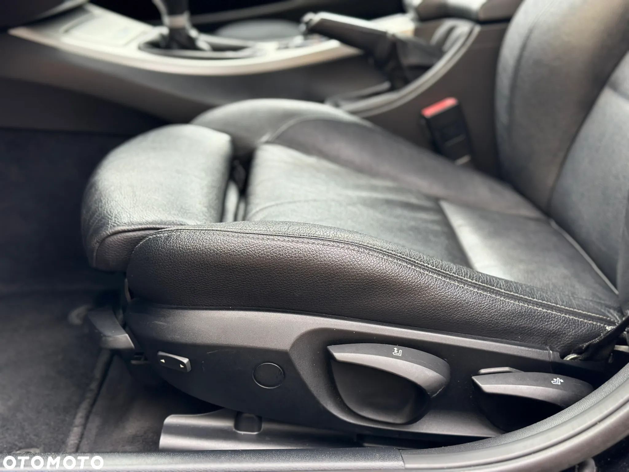 BMW Seria 3 320d DPF Touring - 21