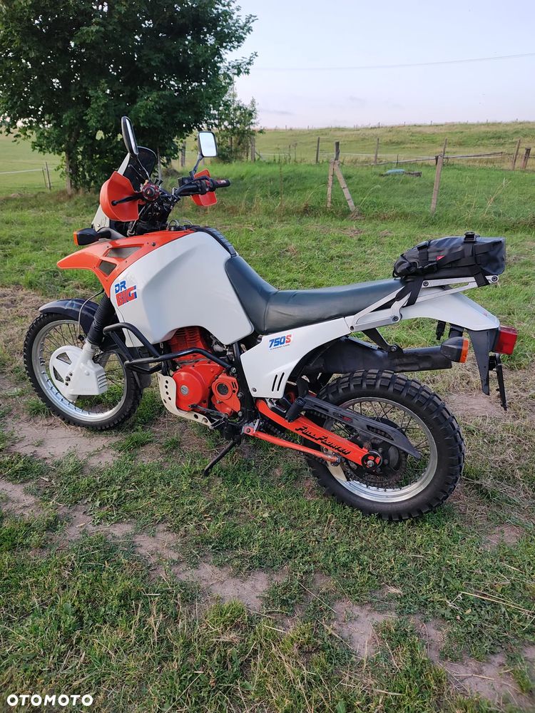 Suzuki DR - 8