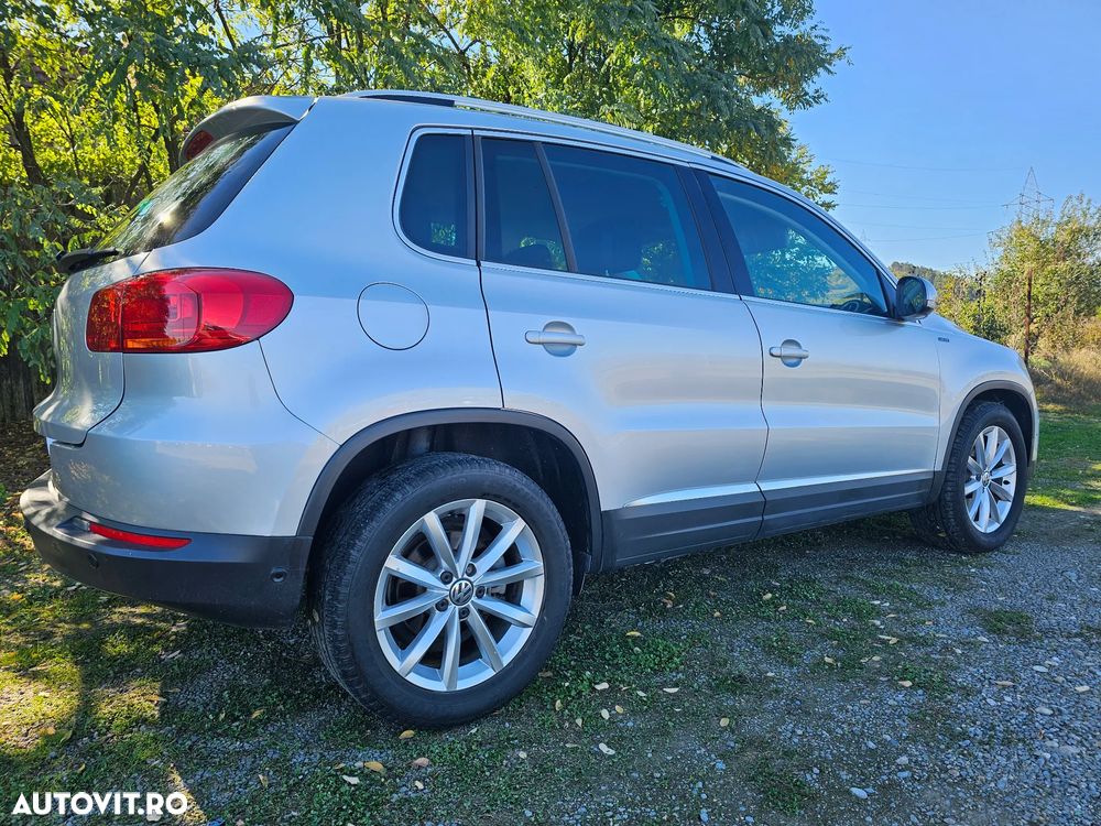 Volkswagen Tiguan 2.0 TDI DPF BlueMotion Technology Lounge Sport & Style - 4