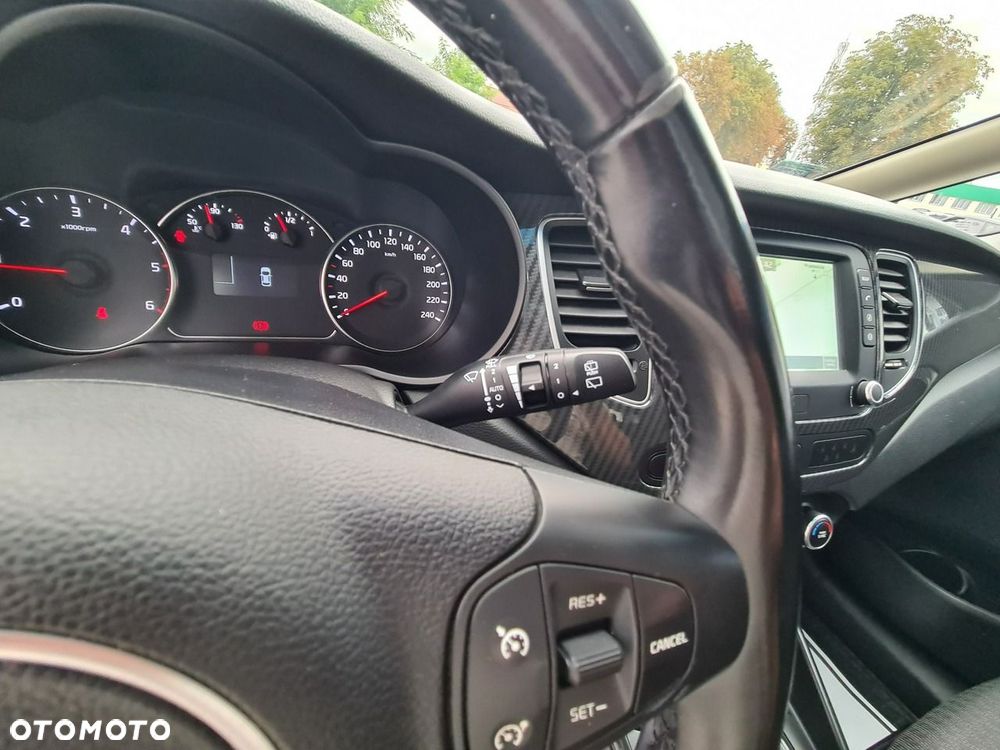 Kia Carens 1.7 CRDi L 7os - 22