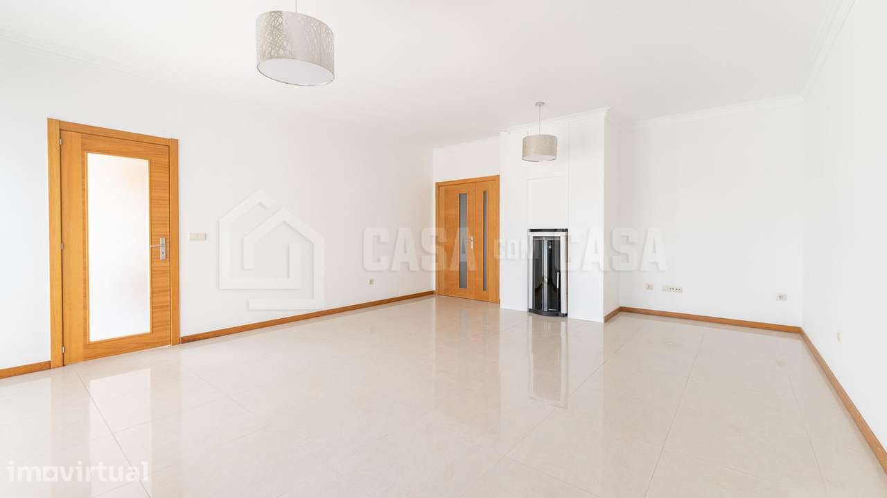 Apartamento T3 junto ao Continente - Grande imagem: 3/21