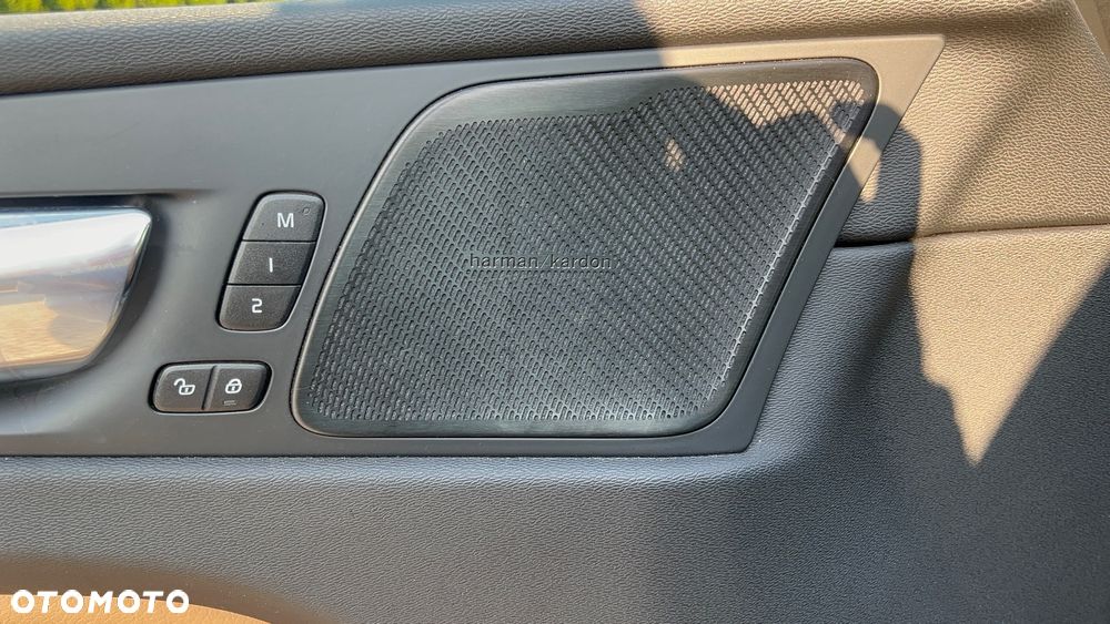 Volvo XC 60 B4 D AWD Inscription - 22