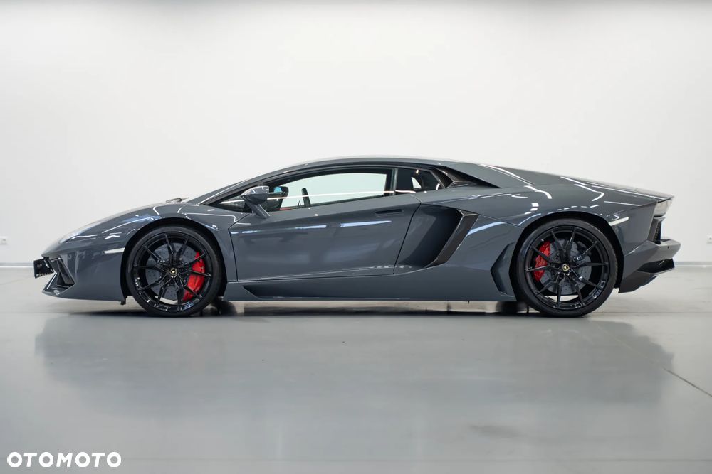 Lamborghini Aventador LP 700-4 - 4