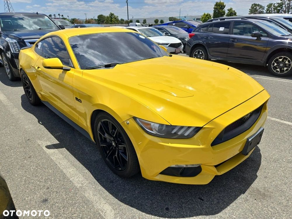 Ford Mustang 5.0 V8 GT - 2