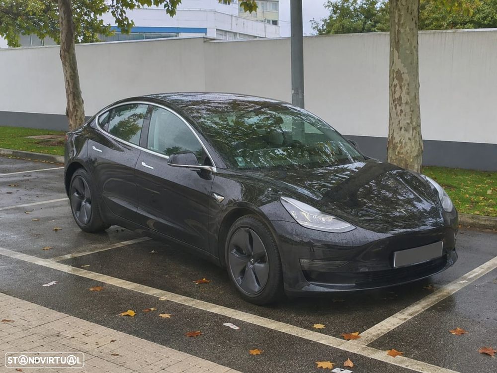 Tesla Model 3 - 1