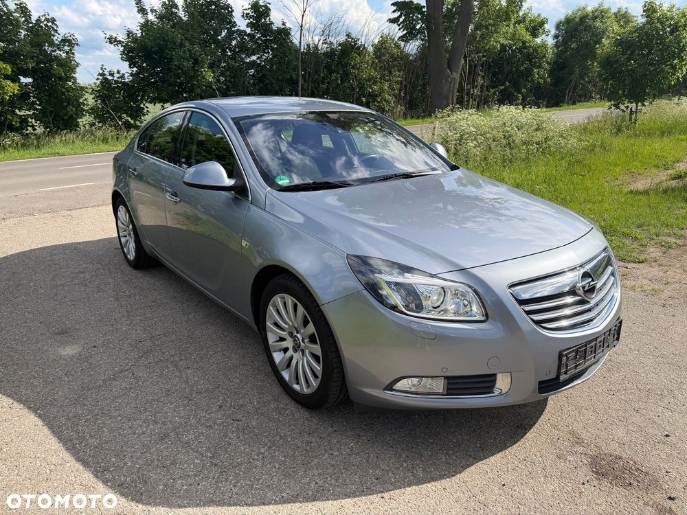 Opel Insignia 1.8 Design Edition - 1