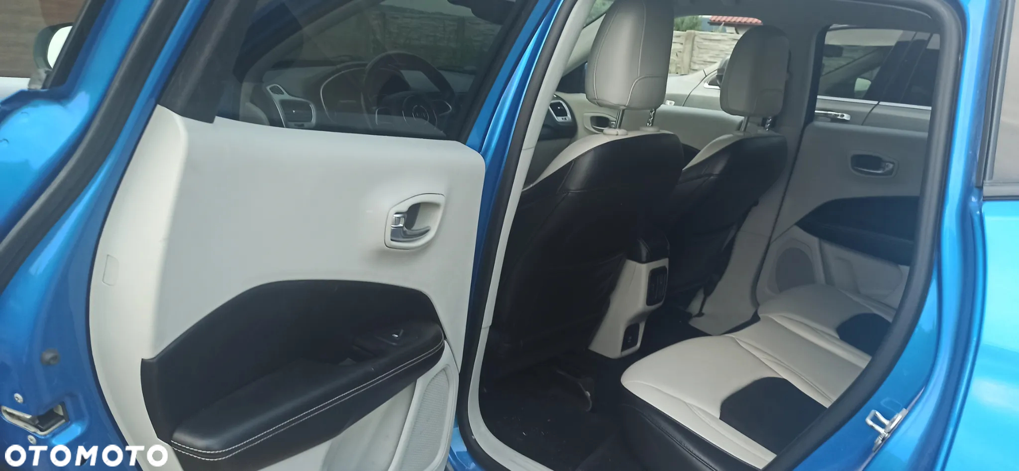 Jeep Compass - 10