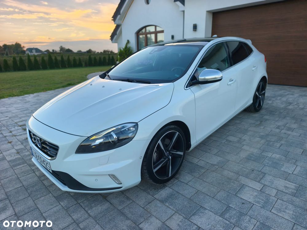 Volvo V40 T3 R-Design Momentum - 1