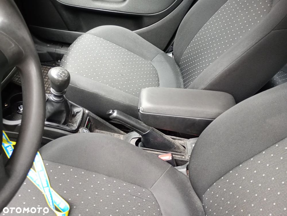 Fiat Grande Punto - 8