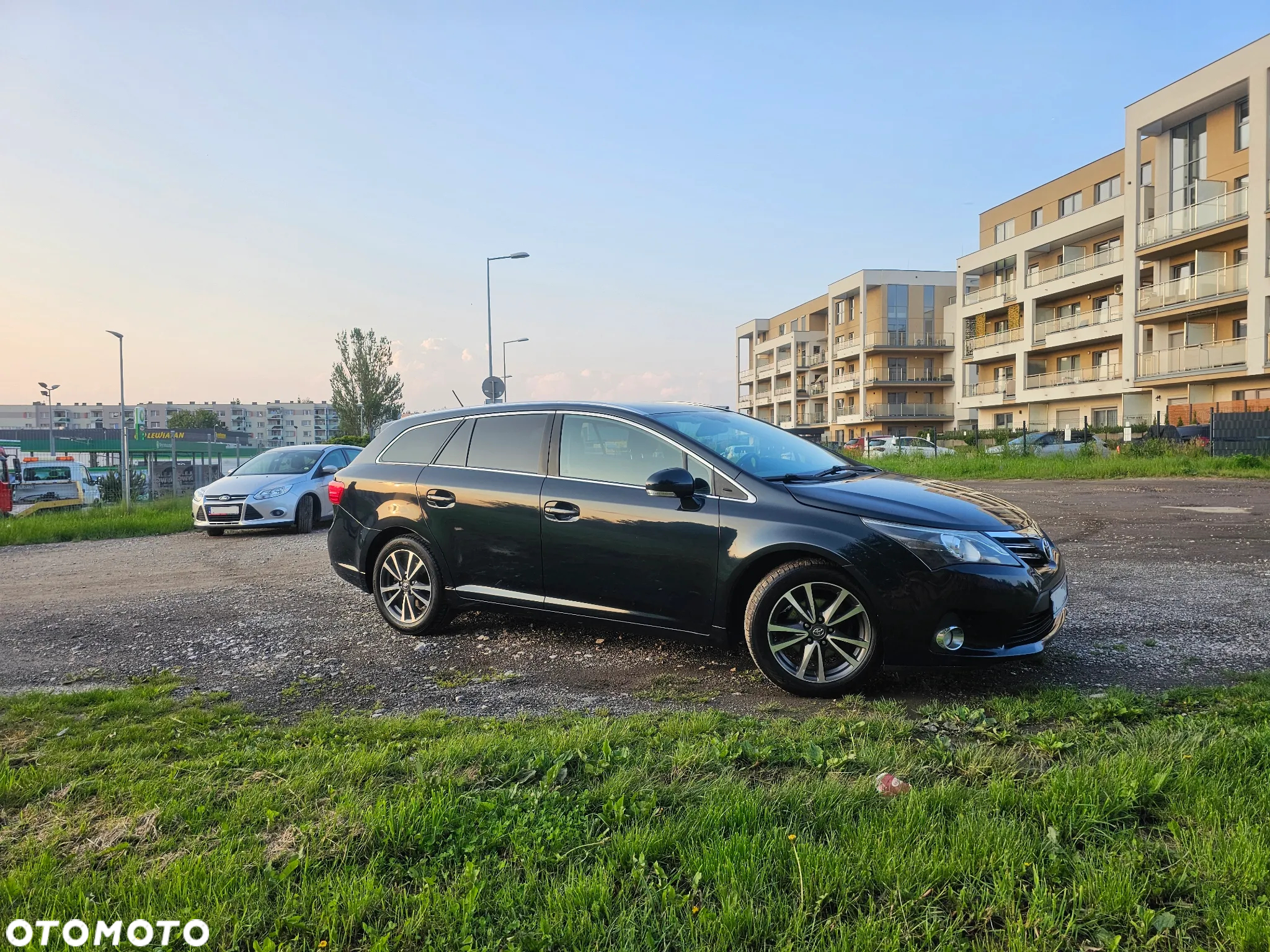 Toyota Avensis Combi 2.0 D-4D Executive - 9