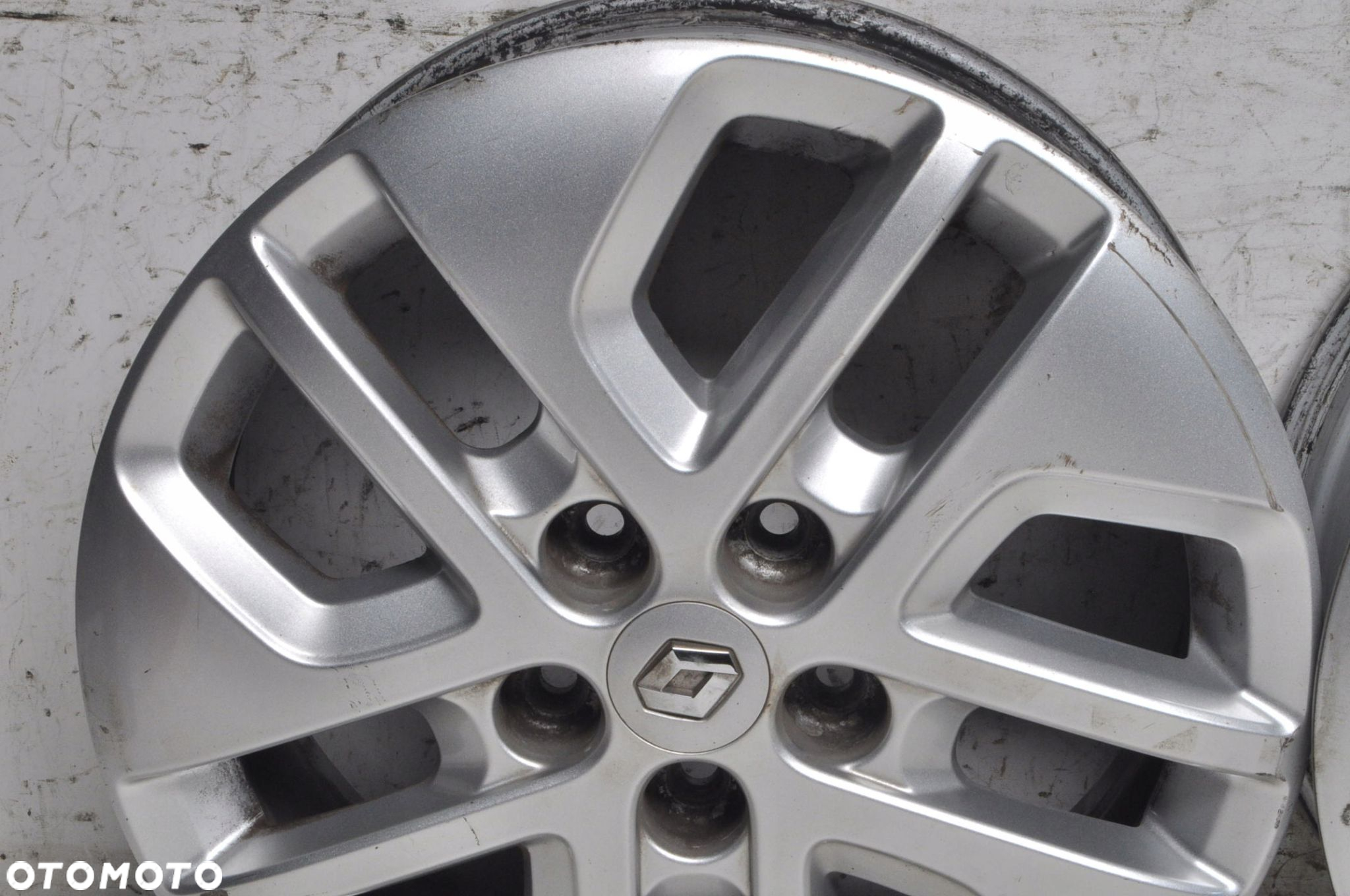 RENAULT TRAFIC OPEL VIVARO FELGI ALUMINIOWE 5X114,3 R17 93459465 KOMPLET - 12