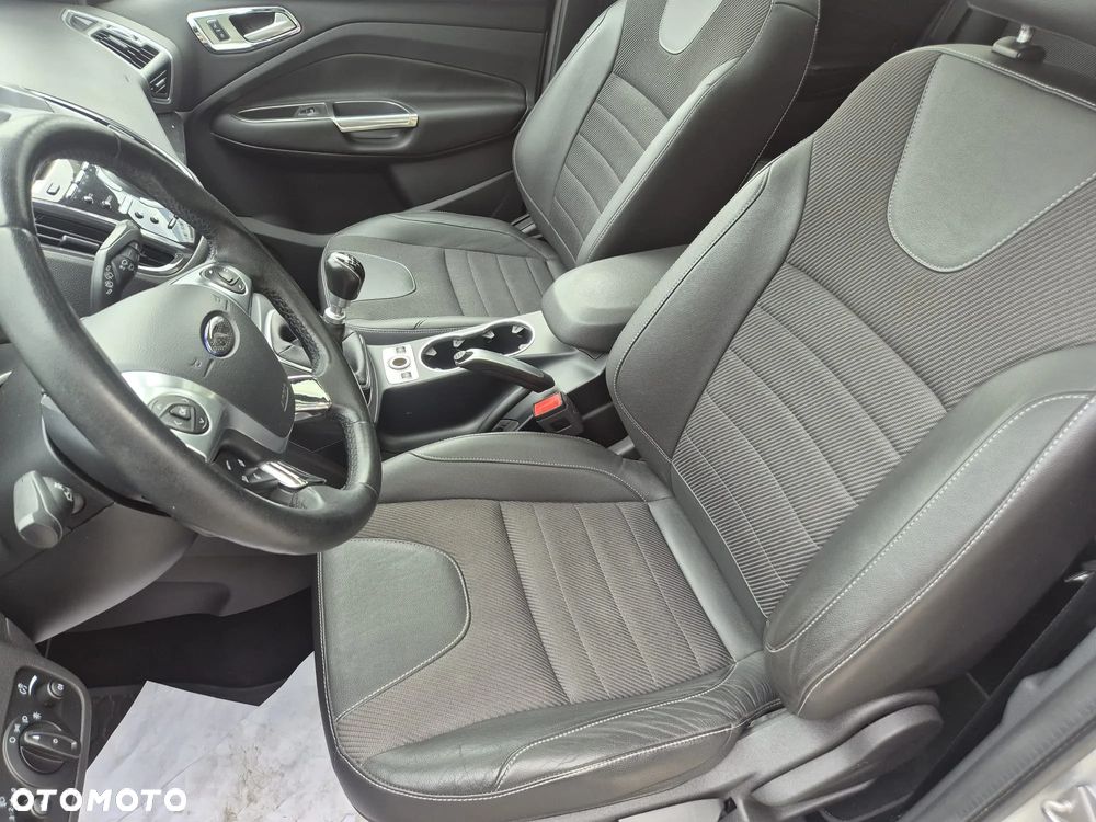 Ford Kuga 2.0 TDCi 4x4 Titanium - 10