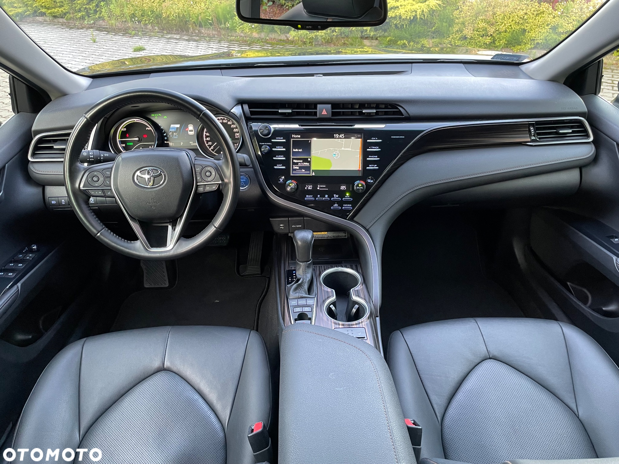 Toyota Camry 2.5 Hybrid Executive CVT - 10
