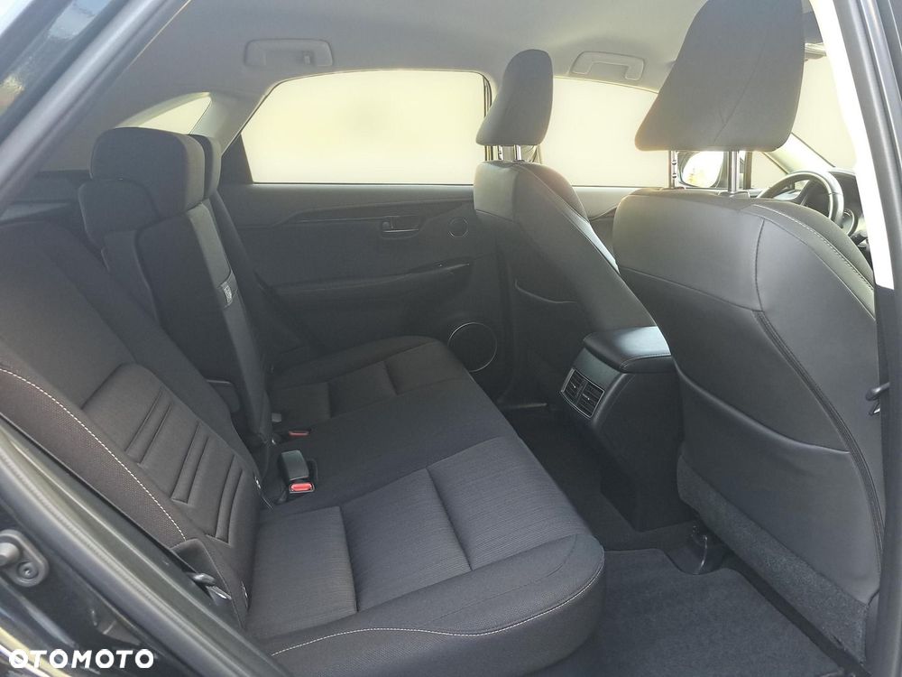 Lexus NX 300h Business Edition AWD - 19