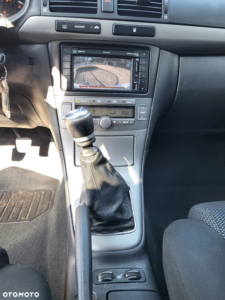 Toyota Avensis 2.0 D-4D Sol+NAVI - 10