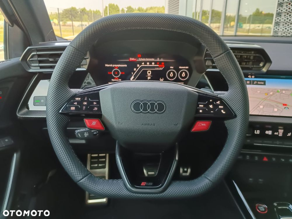 Audi RS3 Limousine - 11