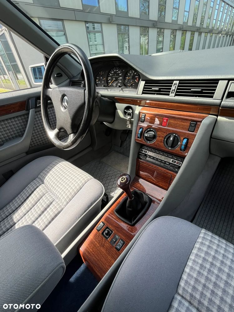 Mercedes-Benz W124 (1984-1993) - 19