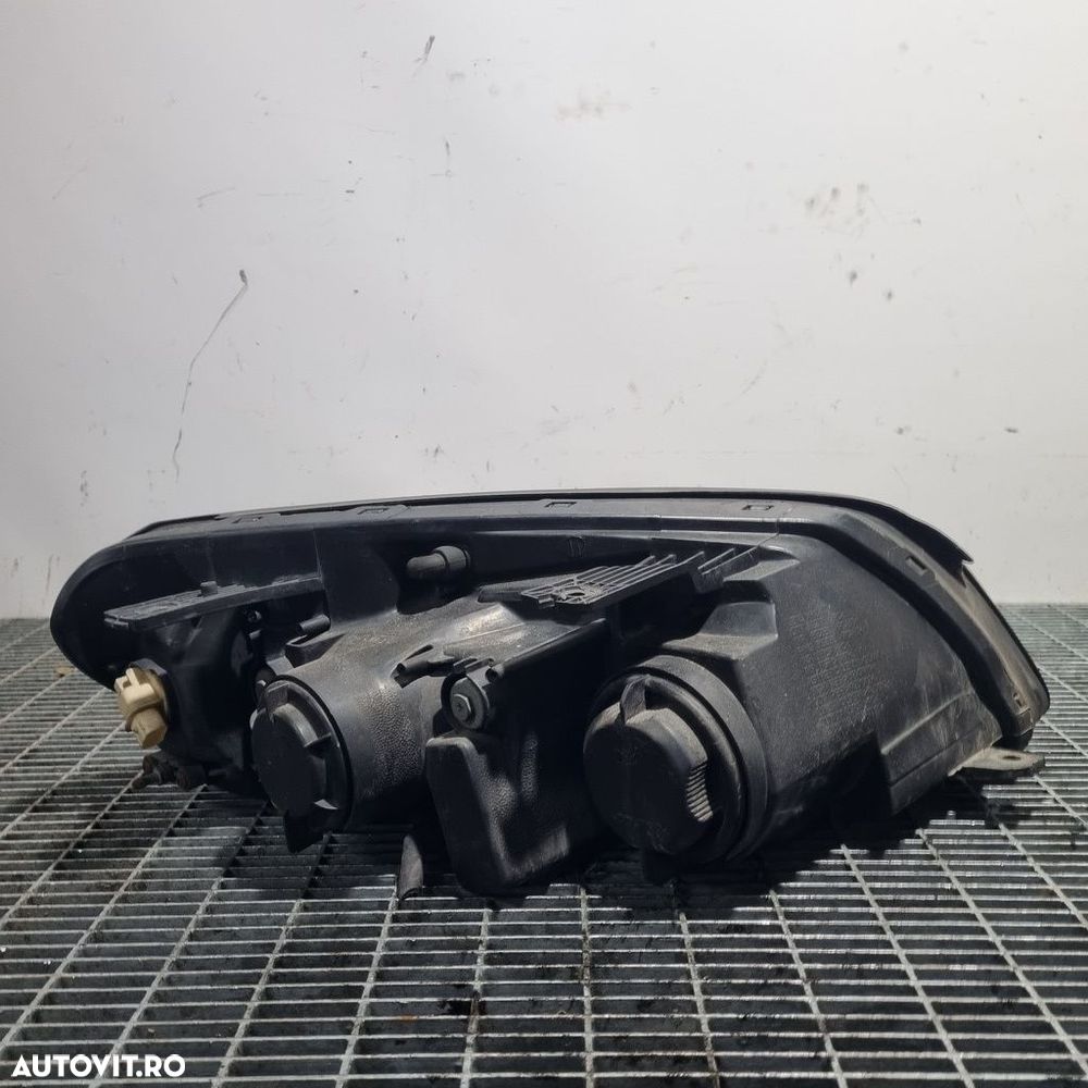 Far Stanga Chevrolet Captiva 2006 - 2011 SUV 4 Usi (1328) Cu lupă - 4